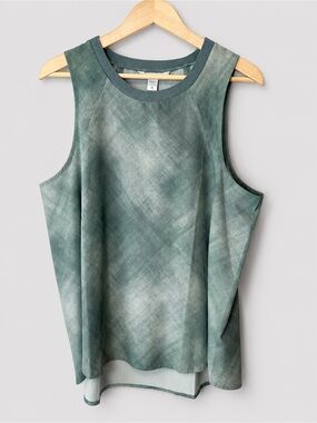Athleta Zephyr Print lightweight tank top featuring a ribbed neckline.